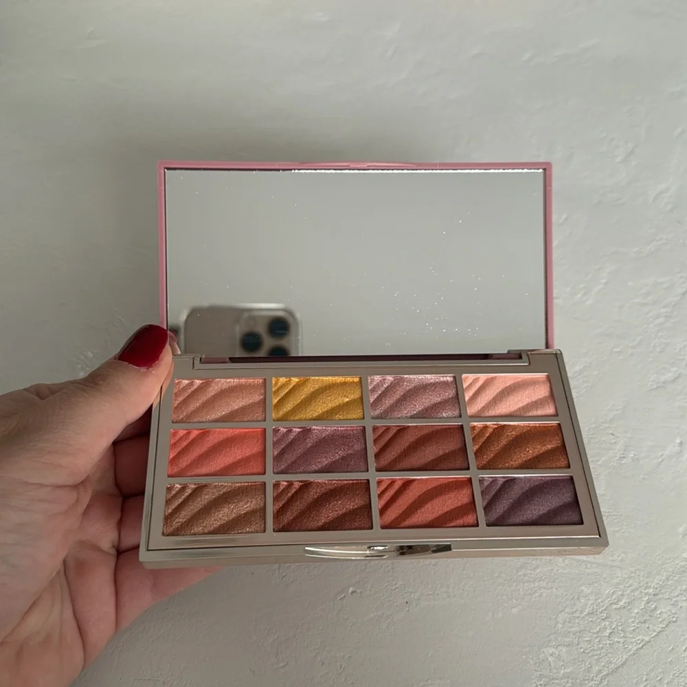 NEW- Ciate London The Velvet Eyeshadow Palette